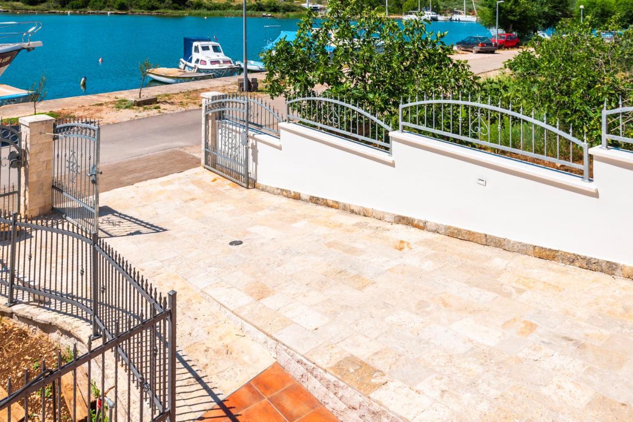 Apartment Bilice Beach المظهر الخارجي الصورة